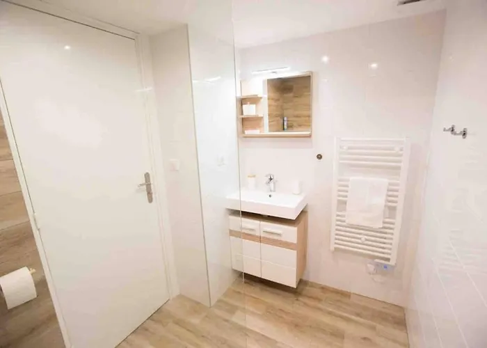 아파트 La Cour Du Faubourg 3 *