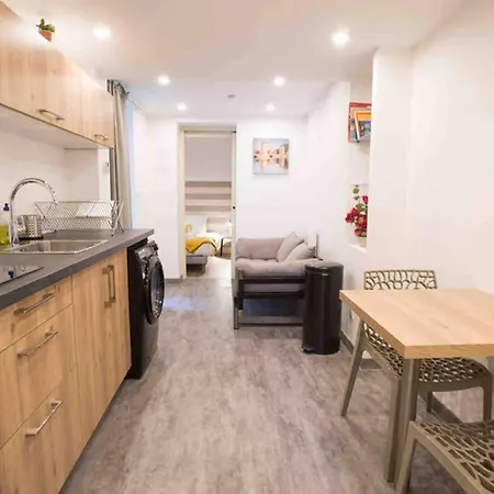 Lägenhet La Cour Du Faubourg 3 *